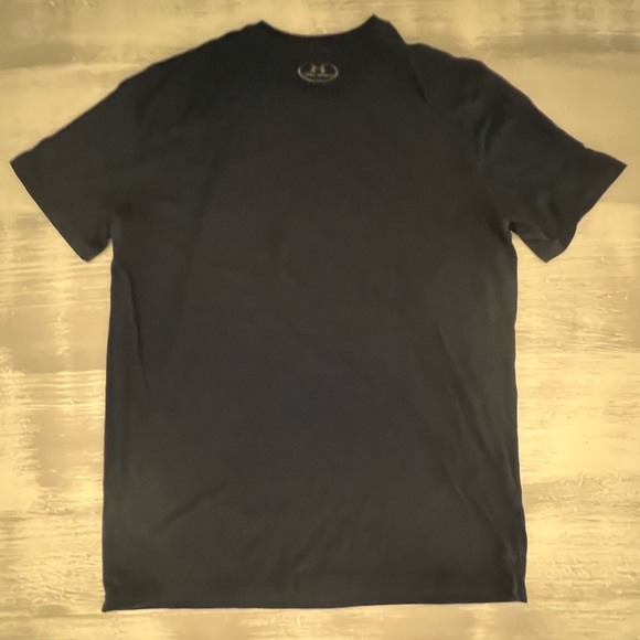 Under armour large tee - Picture 2 of 3